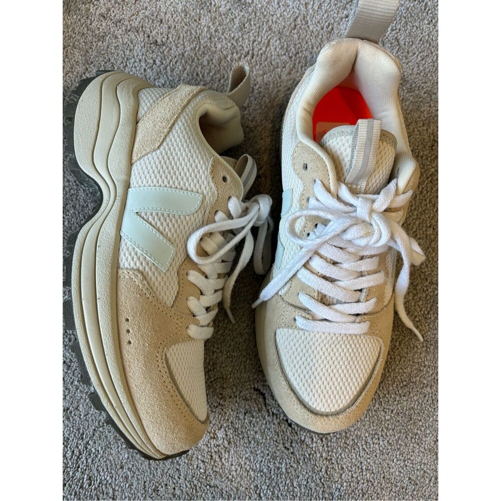 NEW wo box VEJA Women's Venturi Sneaker, $260 - Picture 2 of 8